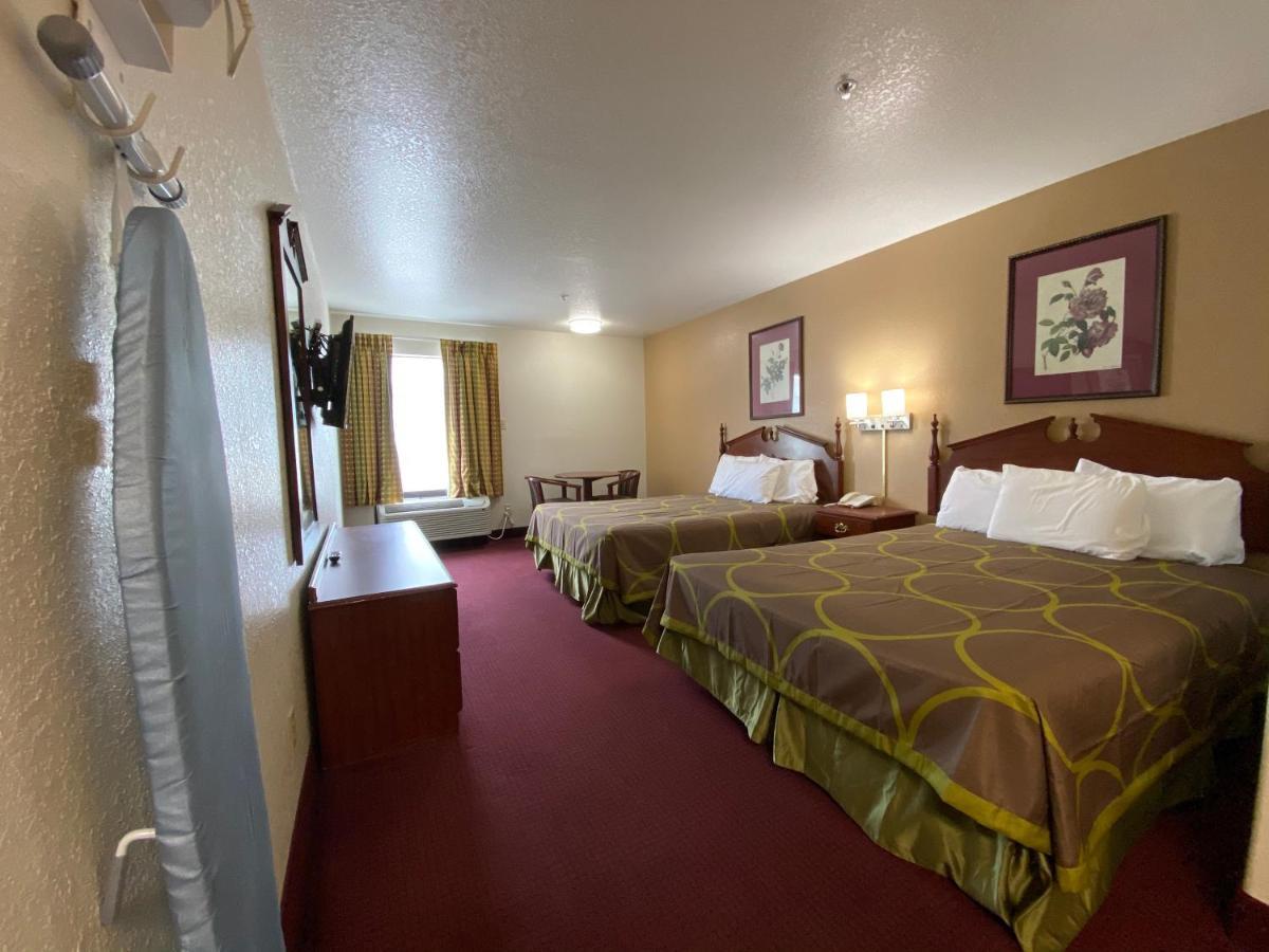 Super 8 By Wyndham Kinder/Coushatta Near Casino Eksteriør billede